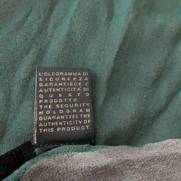 Beautiful Roberto Cavalli leopard print silk shawl - Picture 7 of 8